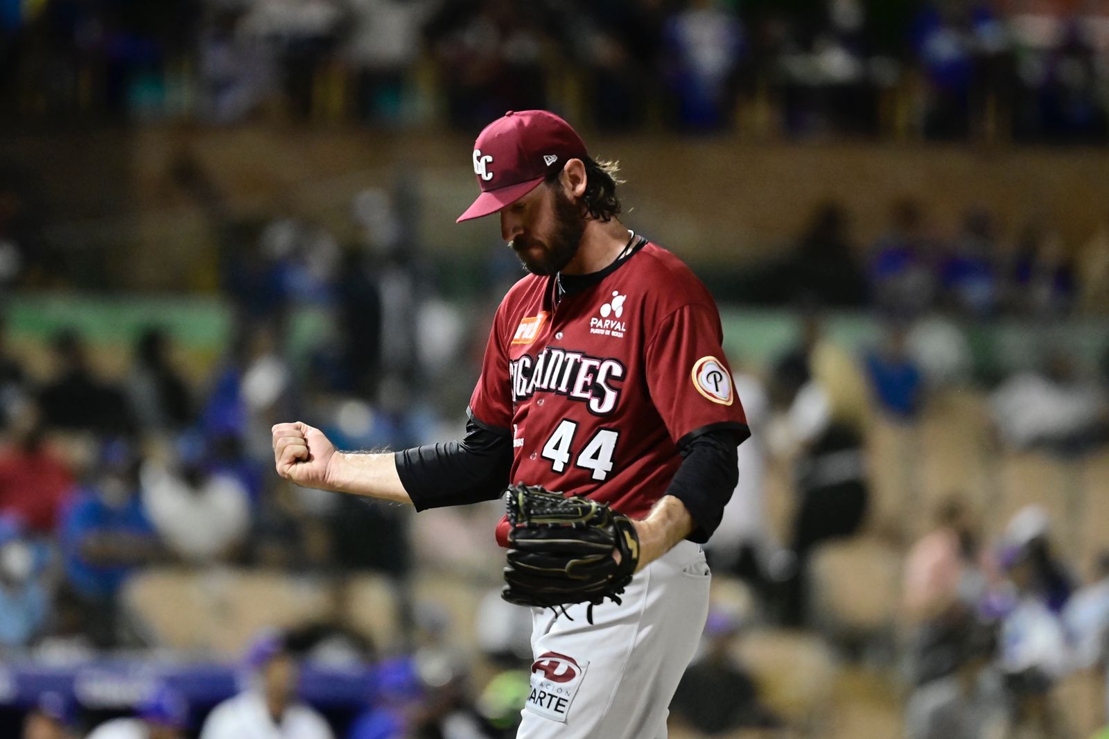 Gigantes blanquean Tigres a domicilio; mantienen liderato en el Round Robin