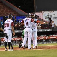 Con fiesta de palos, Gigantes logran séptima victoria en el Round Robin