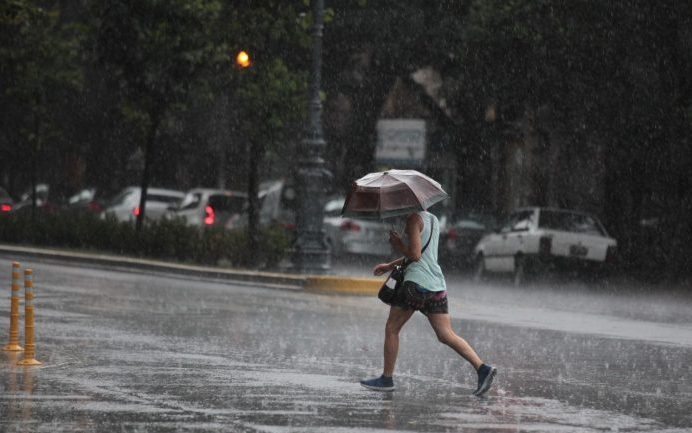Se esperan aguaceros, tormentas eléctricas y ráfagas de viento por efectos de frente frío