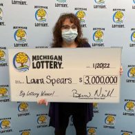 Mujer encuentra que ganó la lotería de US$3 millones después de revisar correos no deseados