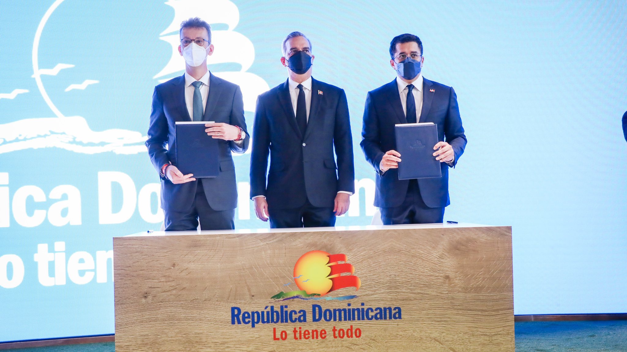 Luis Abinader: “El turismo será la gran locomotora que llevará a RD al gran desarrollo económico y social”