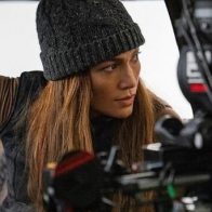 Película de Jennifer López, "The Mother", se detiene por brote de COVID-19