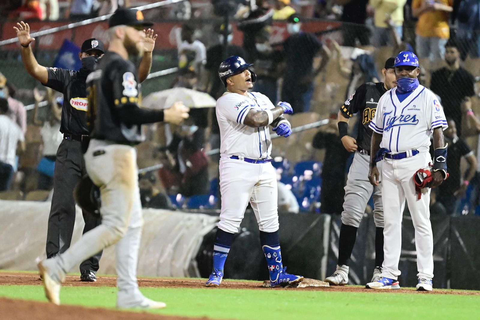 Tigres hunden a las Águilas