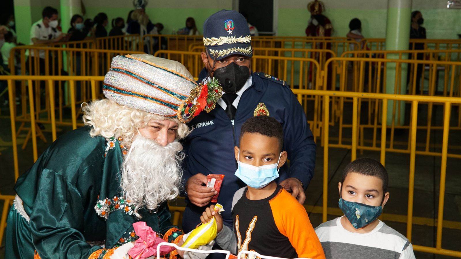 ¡Llegaron ellos! Los Reyes Magos desfilan en alrededores de la Zona Colonial