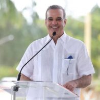 Abinader dejará en operación ruta de autobuses y construcción de multiuso