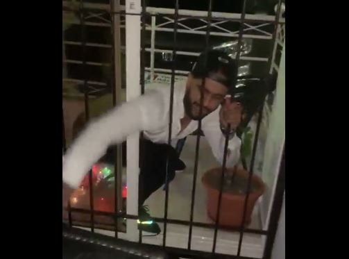 Denuncian agresor continúa molestando a expareja pese a orden de arresto