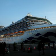 Brote de COVID-19 en crucero retenido en Lisboa asciende a 52 contagios