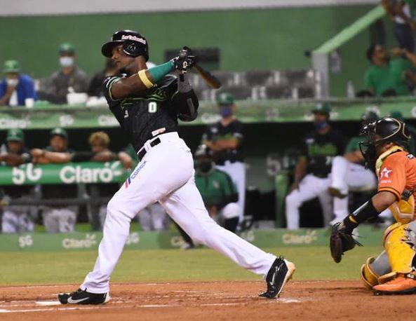Estrellas le ganan a las Águilas y se acercan al primer lugar del Round Robin