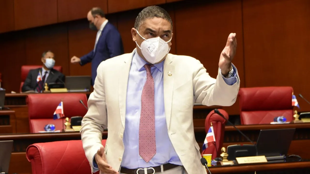 Iván Lorenzo asegura dirigencia del PRM tien "hambre" de tomar préstamos