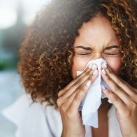 Denuncian medicamentos para la gripe están escasos y "bien caros"