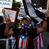 Empleados públicos protagonizan la "Gran Marcha de la Indignación" en Puerto Rico