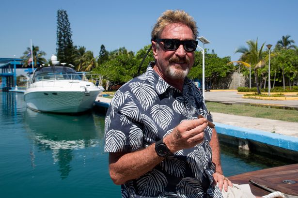 Cuerpo de John McAfee sigue congelado en la morgue de la cárcel donde murió hace más de siete meses