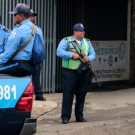 Policía de Nicaragua libera a profesor dirigente opositor