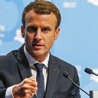Macron propone reforma para incluir derecho al aborto en la Constitución de Francia