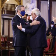 Luis Abinader otorga nacionalidad dominicana al expresidente español Felipe González