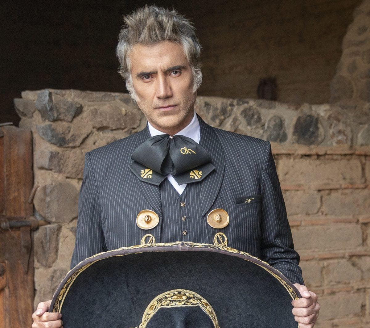 Alejandro Fernández llega este domingo 5 marzo a RD con su tour "Hecho en México"
