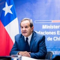 Canciller de Chile renuncia tras críticas por ausencia en crisis migratoria