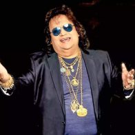 Muere el legendario Bappi Lahiri, "rey" de la música disco de Bollywood