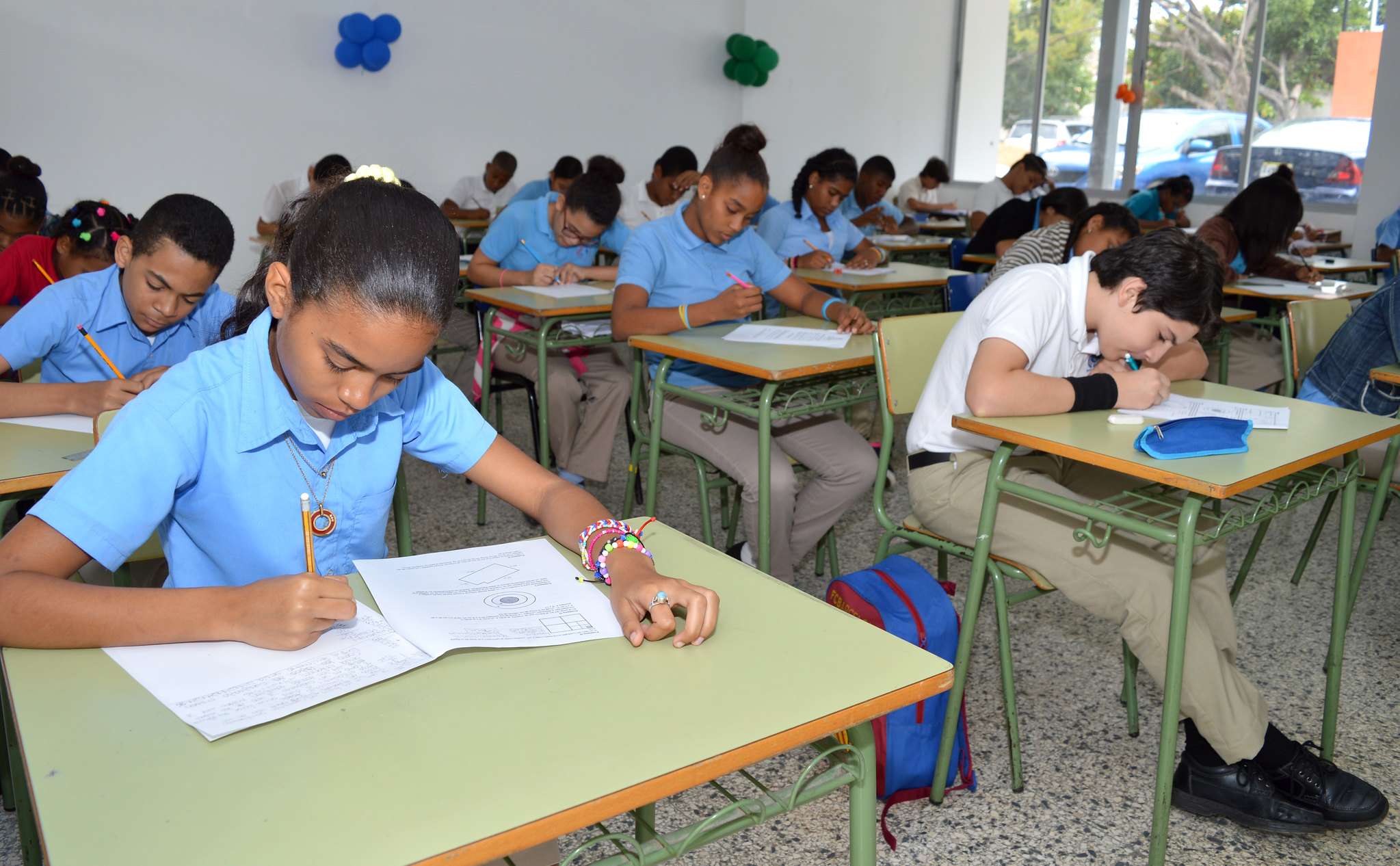 Piden a sociedad sumarse al compromiso de mejorar educación primaria
