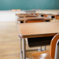 Arrestan a un profesor de Florida por besar a una alumna de 15 años en clase