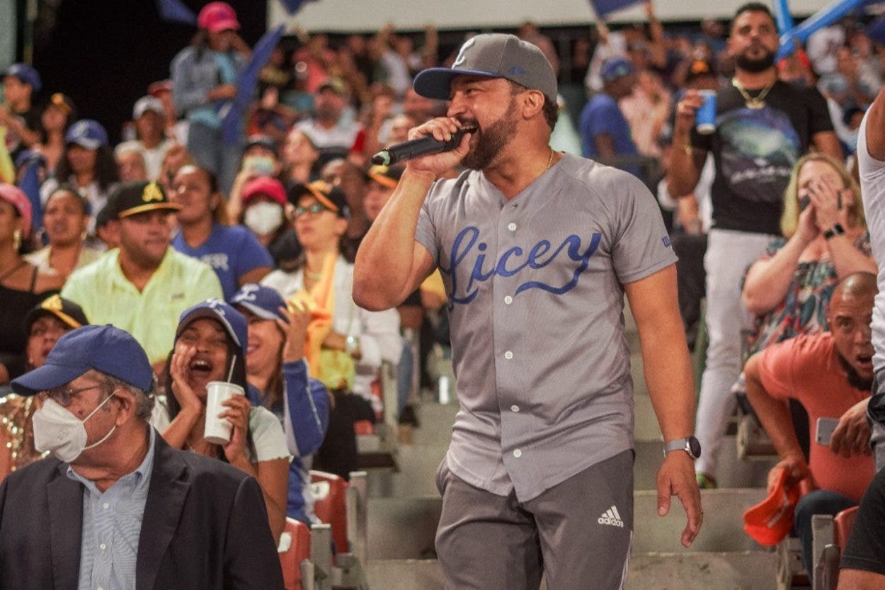 ¡No llegaron a un acuerdo! Josell Hernández no volverá a ser animador del Licey.