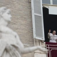 Papa Francisco agradece a médicos por su servicio durante COVID