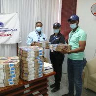 Realizan donación a personal de Vacúnate RD