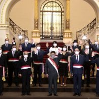 Presidente de Perú juramenta su cuarto gabinete en medio año de gestión