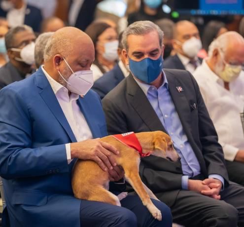 ¡No sale de una! Roberto Fulcar recibe críticas en las redes por llamar a tres perritas con los nombres de las hermanas Mirabal