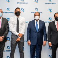 Banreservas renueva contrato de publicidad con Fernando Tatis jr