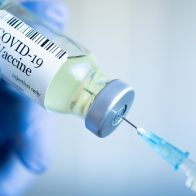 Reino Unido aprueba segunda vacuna bivalente contra el coronavirus