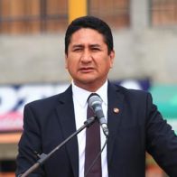 Líder del partido oficialista de Perú queda absuelto en proceso por corrupción