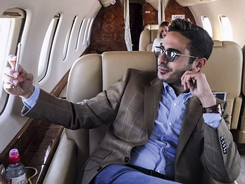 El estafador de Tinder crea cuenta en Cameo: cobra $300 por saludos y $1,400 por mensajes