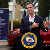 California emula ley del aborto de Texas para hacer cumplir veda de armas