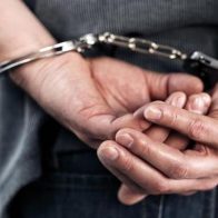 Apresan conductor ebrio que atropelló un menor, chocó otro vehículo e hizo disparos al aire con arma de fuego