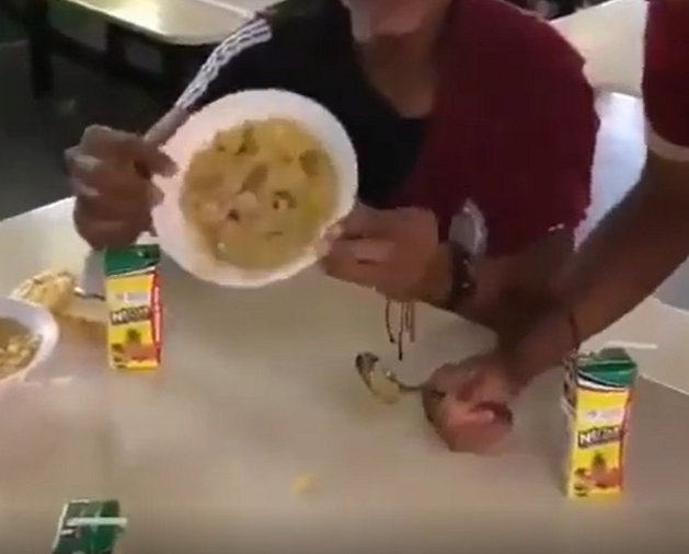¿Y será que tenía mezcla de cemento el almuerzo escolar?