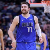 Luka Doncic sigue caliente y anota 49 puntos en la victoria de los Mavericks de Dallas