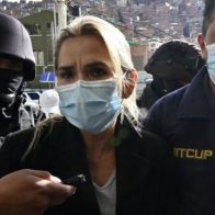 Nuevamente aplazan inicio del juicio a Áñez por una descompensación de salud