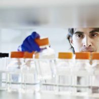Pfizer y Bayer cesan sus inversiones en Rusia
