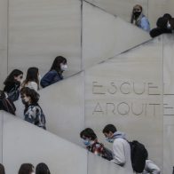Maduro anuncia la normalización de clases en todos los niveles en Venezuela