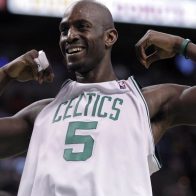 Los Celtics hacen eterno a Kevin Garnett en el Garden