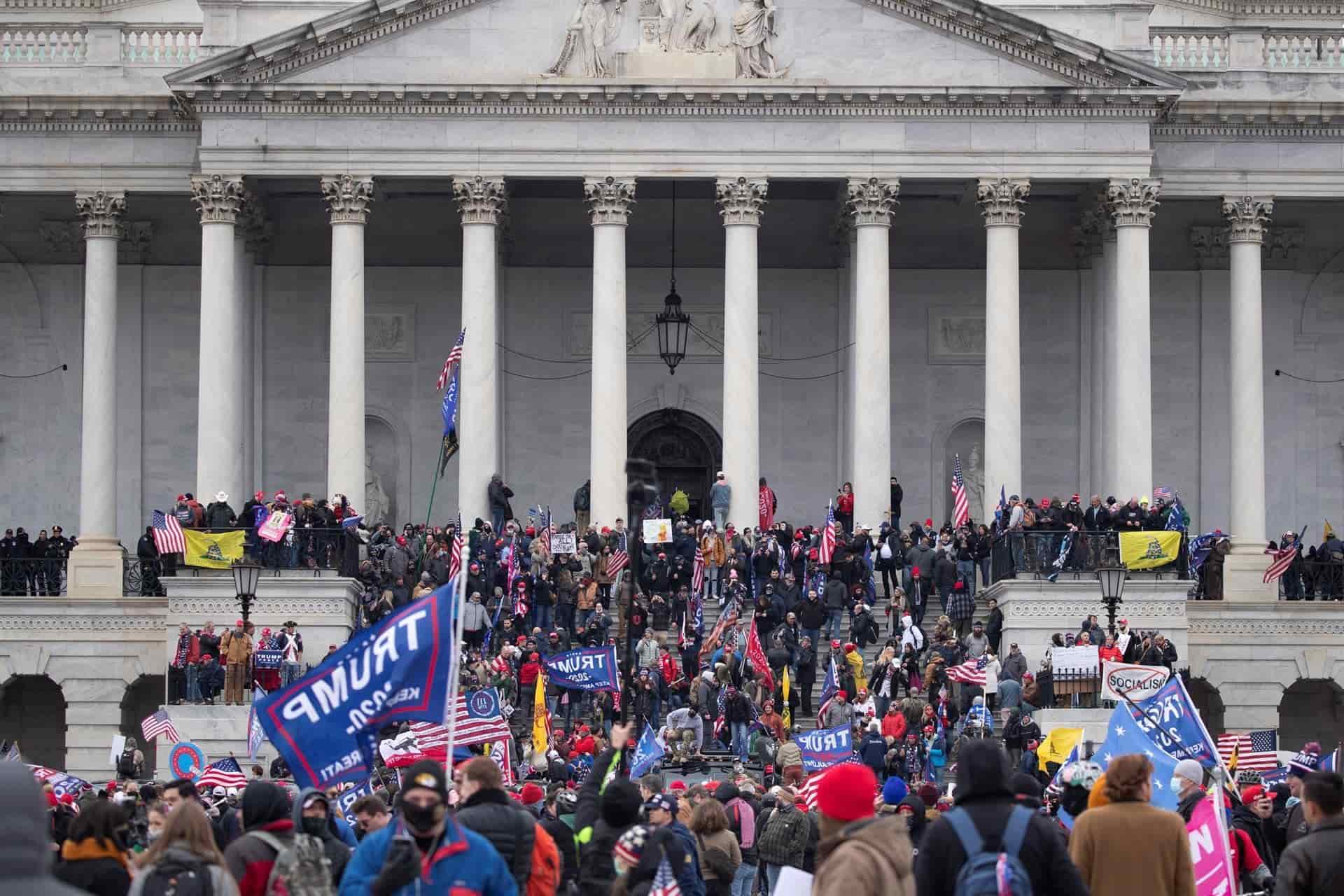 Doctora pro Trump se declara culpable por el asalto al Capitolio de EE.UU.