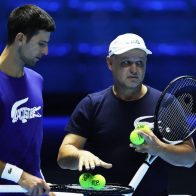 Djokovic y su entrenador Vajda rompen su relación, según web serbia