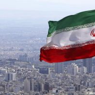 Irán dice que habrá pacto nuclear pronto si EEUU adopta "visión realista"