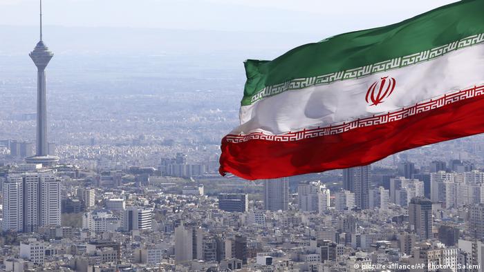 Irán dice que habrá pacto nuclear pronto si EEUU adopta "visión realista"