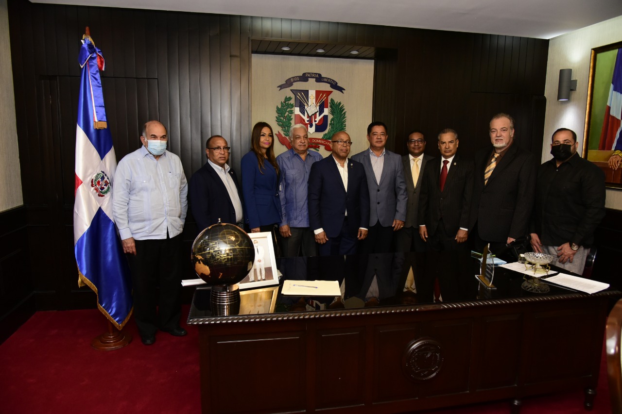 Cámara de Diputados recibe propuesta de ley para el desarrollo agroindustrial