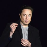 Elon Musk insta a Europa a reiniciar las centrales nucleares inactivas