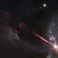Telescopio espacial Hubble capta a una estrella bebé teniendo una "rabieta estelar"