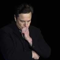 Elon Musk niega "relación causal" entre sus tuits y el valor de Tesla