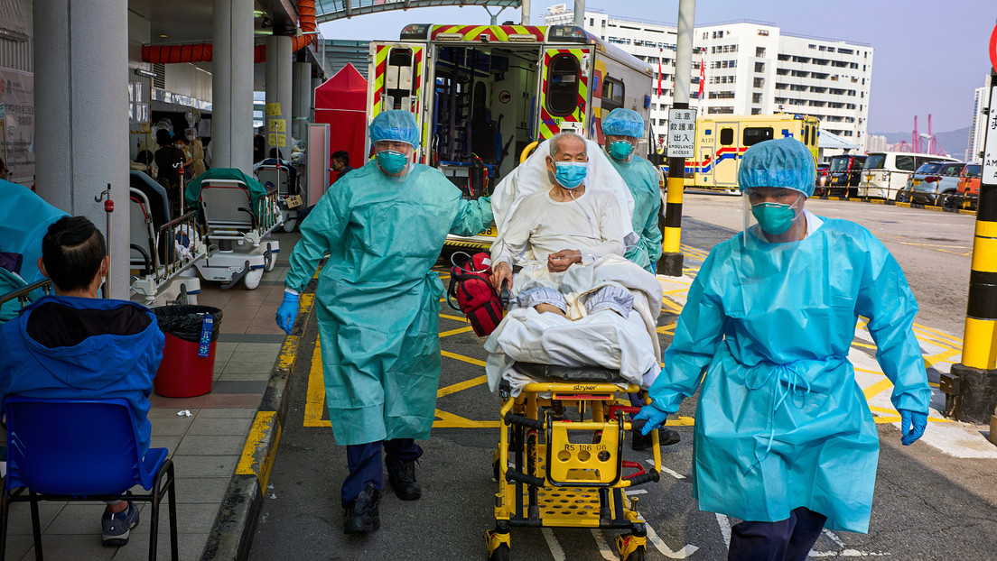 "Nuestros crematorios están al borde de su límite": Una ola de covid sin precedentes golpea a Hong Kong